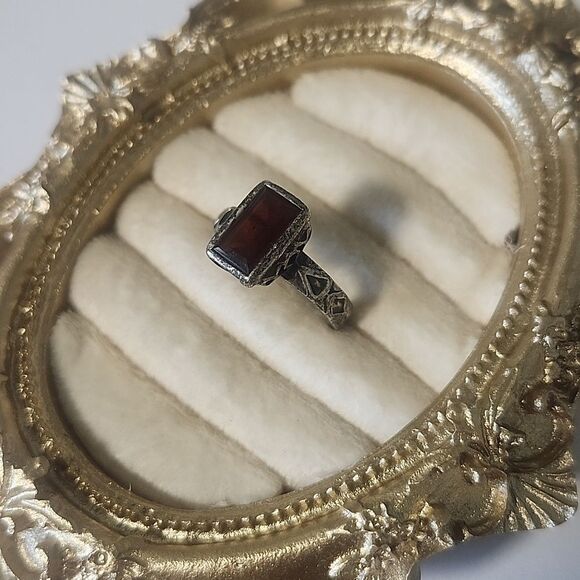 SILPADA “ SUNGLOW” Ring. SIZE 7 Sterling Silver And Garnet - Picture 1 of 4